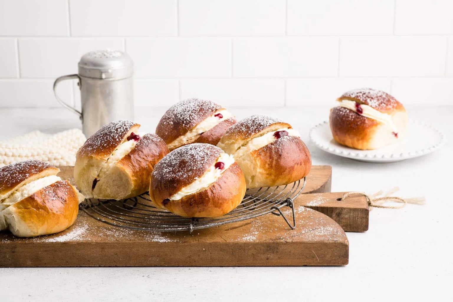 Fruit Bun with Butter